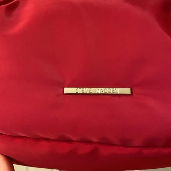 Steve Madden Puffy Dumpling Clutch Red Crossbody - Picture 12 of 16